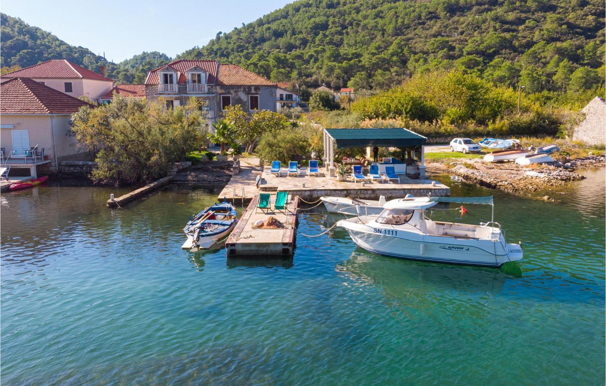2 Bedroom Beautiful Apartment In Ston Esterno foto